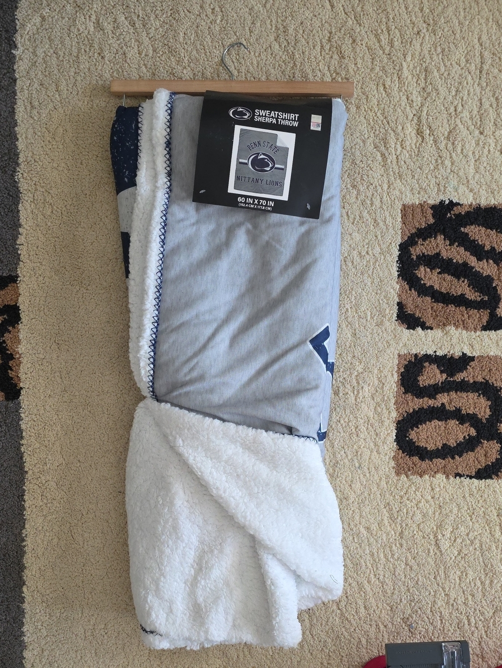 PENN STATE (NWT) Sweatshirt Sherpa Throw - Picture 2 of 4